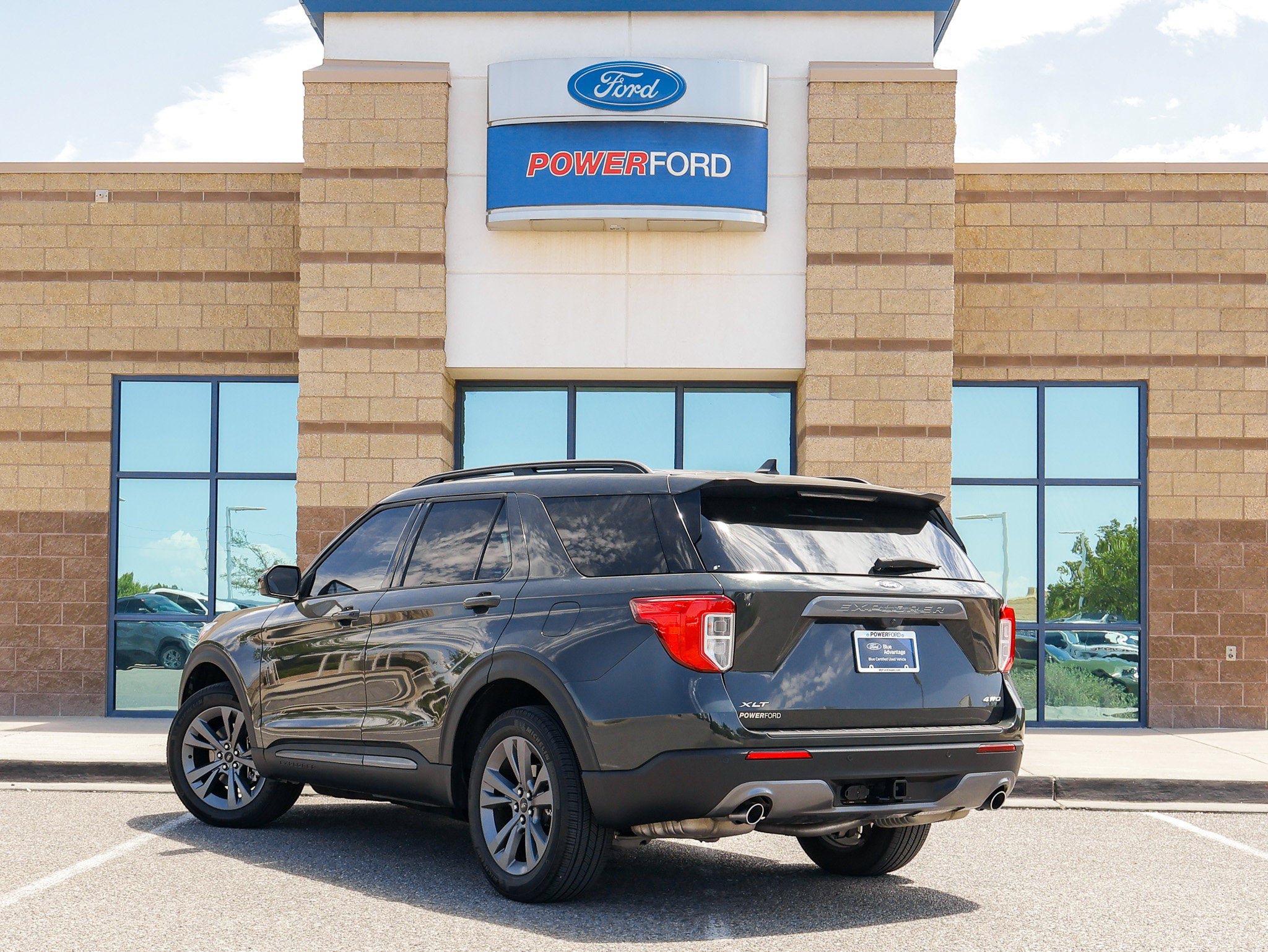 Certified 2023 Ford Explorer XLT w/ Equipment Group 202A AWD/4WD image 8