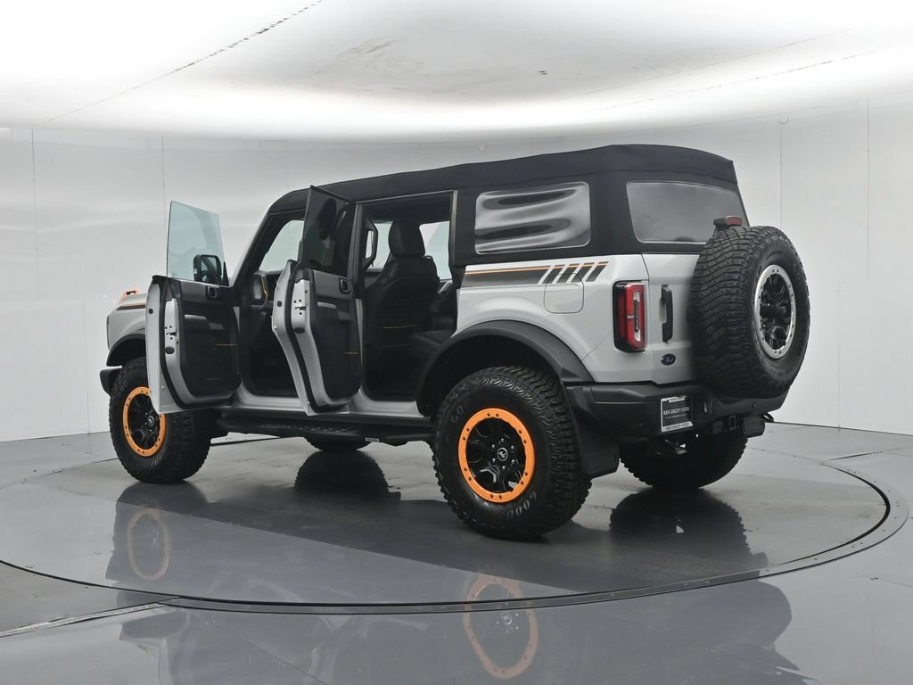 Certified 2023 Ford Bronco Badlands w/ Sasquatch Package AWD/4WD image 34