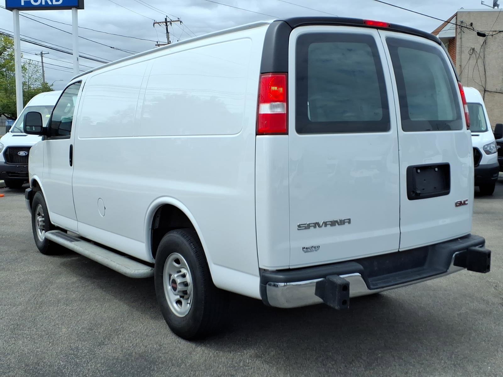 Used 2024 GMC Savana 2500 w/ Driver Convenience Package RWD image 5