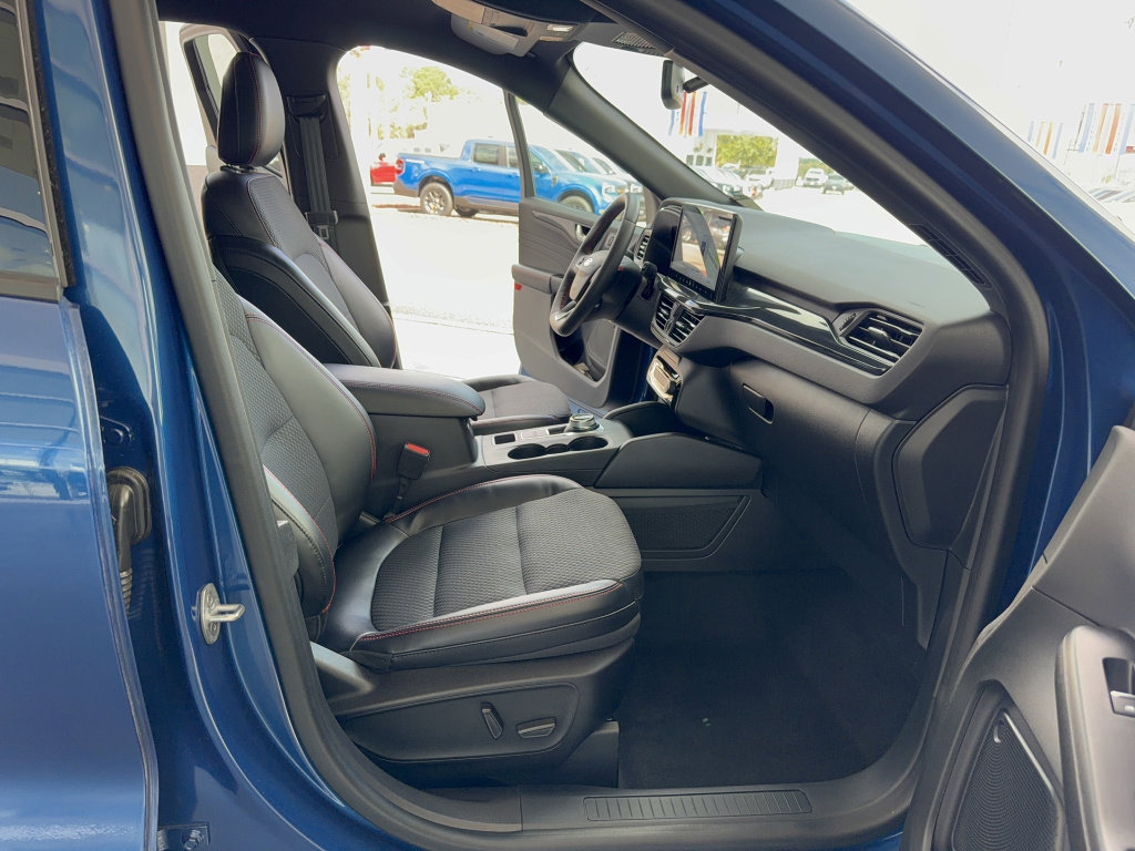 Certified 2023 Ford Escape ST-Line Elite image 13