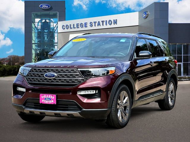 Certified 2022 Ford Explorer XLT w/ Equipment Group 202A RWD image 3