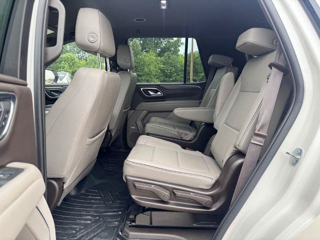 Used 2023 GMC Yukon SLT AWD/4WD image 13