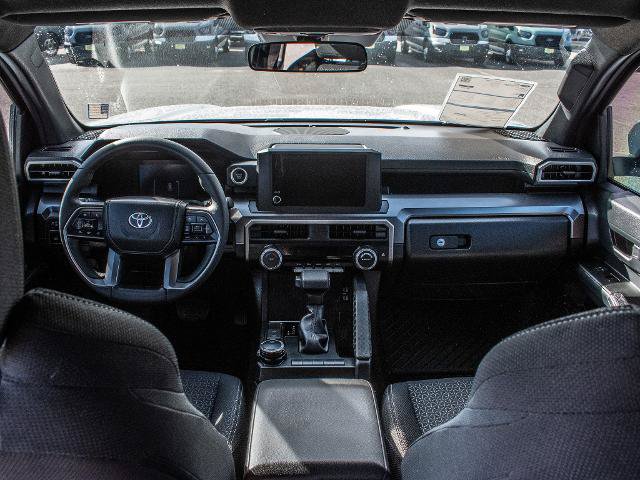 Used 2025 Toyota 4Runner SR5 AWD/4WD image 9