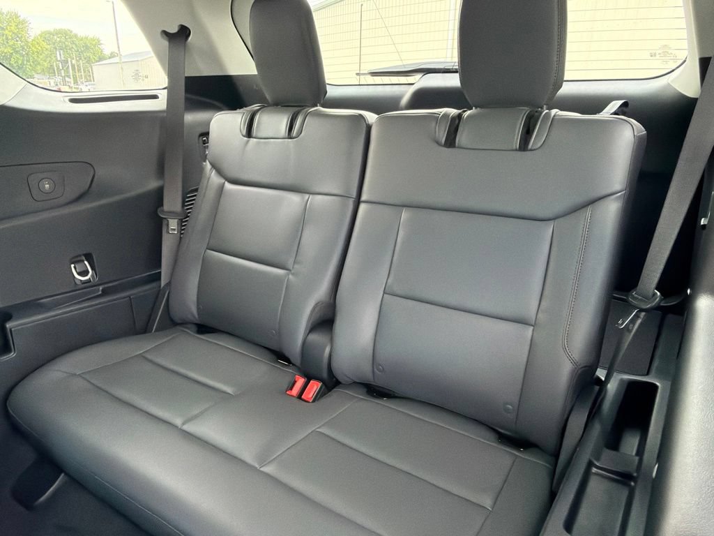 Certified 2025 Ford Explorer Active w/ Active Comfort Package AWD/4WD image 14
