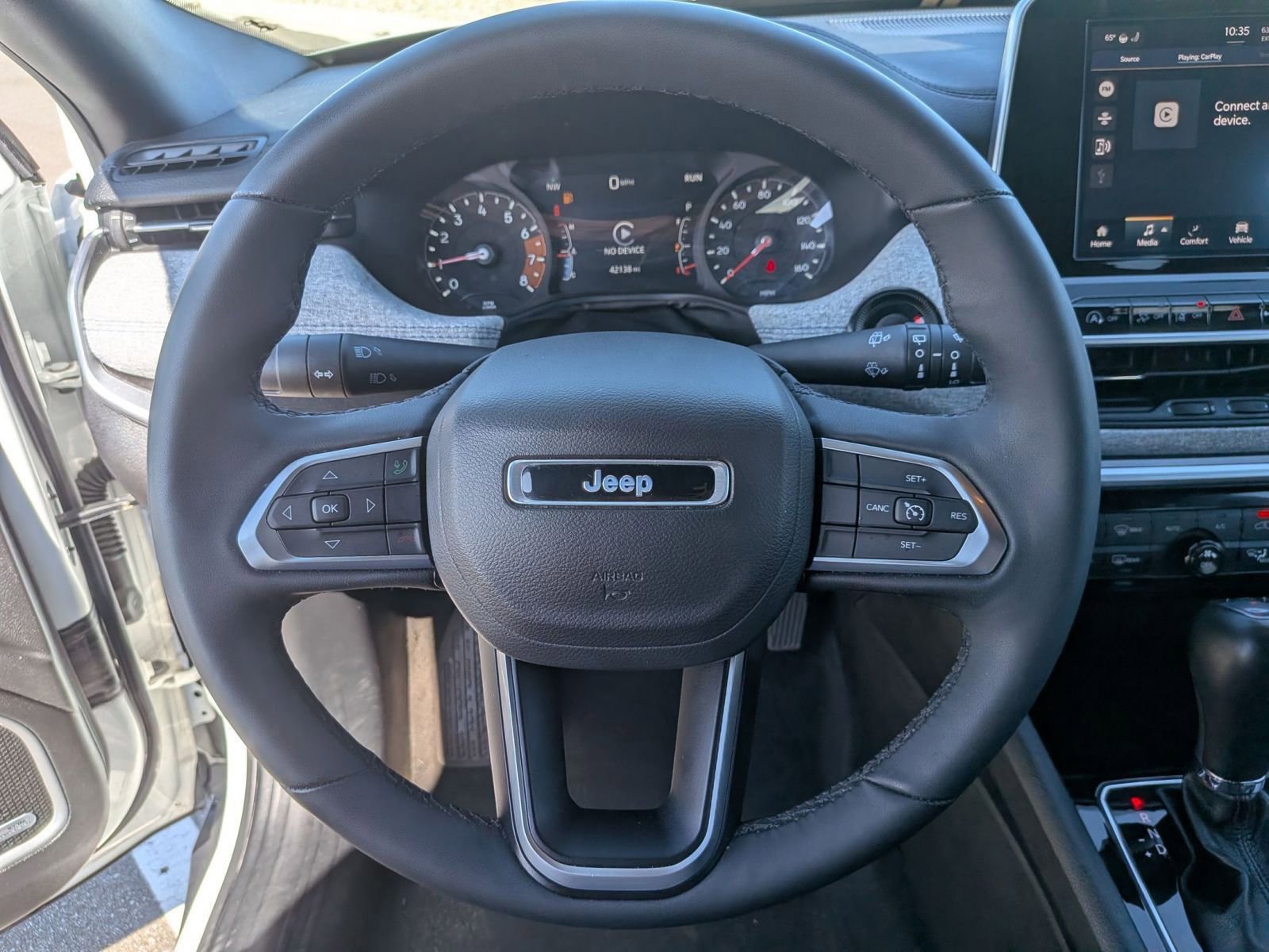 Used 2025 Jeep Compass Latitude w/ Sun & Sound Group AWD/4WD image 19