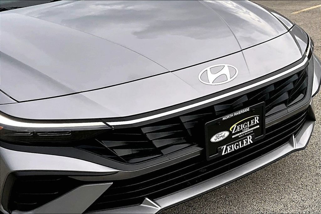 Used 2026 Hyundai Elantra Sport FWD image 29