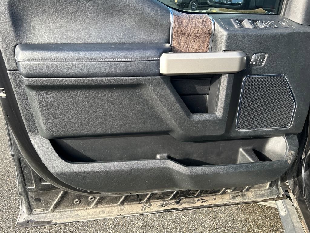 Certified 2019 Ford F350 Lariat image 17