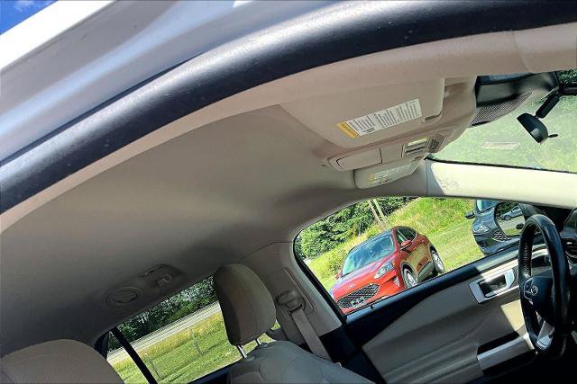Certified 2023 Ford Explorer XLT RWD image 22