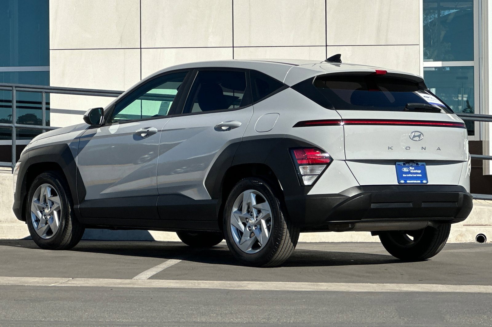Used 2024 Hyundai Kona SE image 5