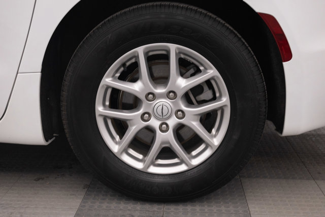 Used 2025 Chrysler Pacifica Select FWD image 16