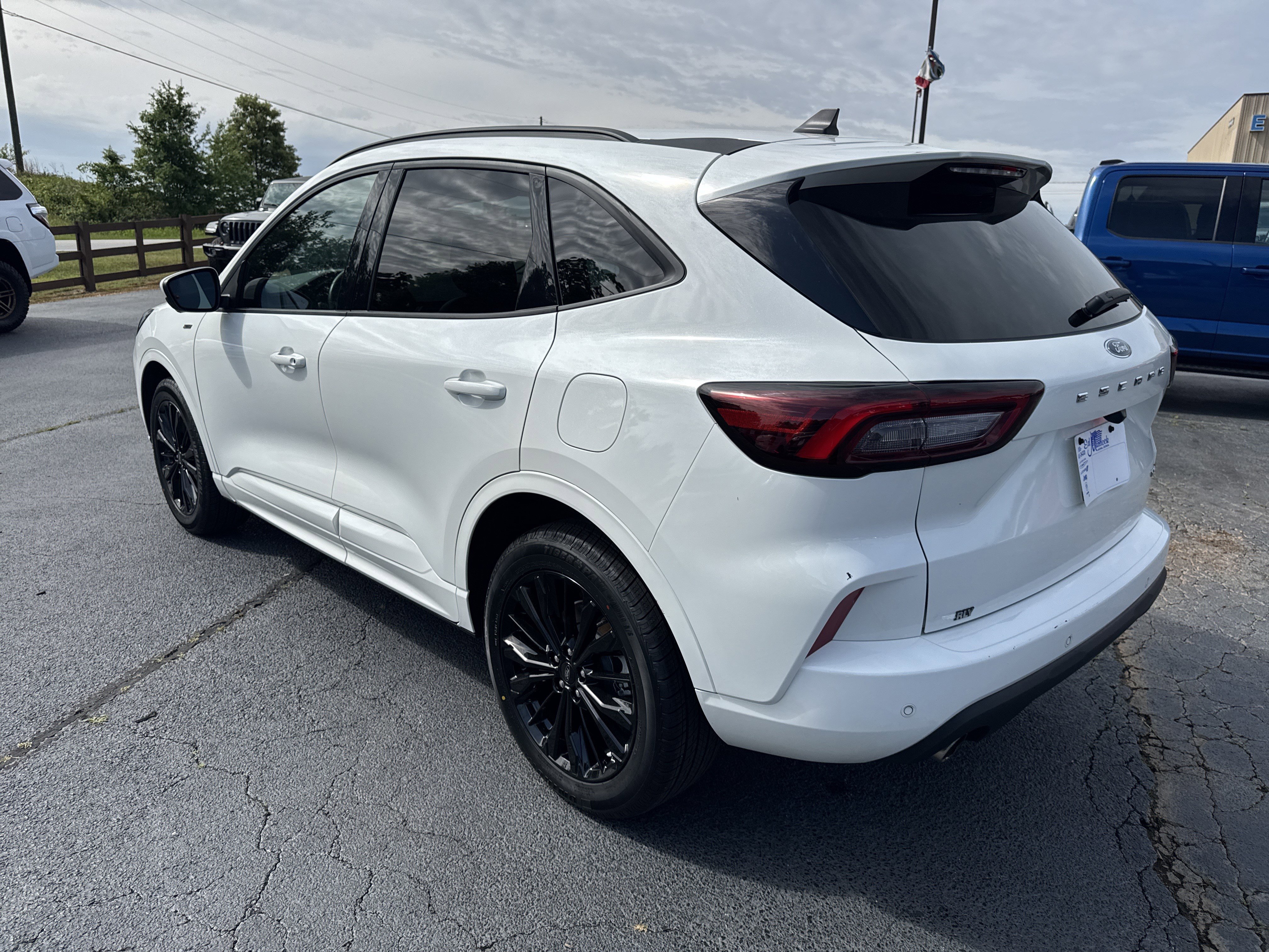 Certified 2023 Ford Escape ST-Line Elite AWD/4WD image 7