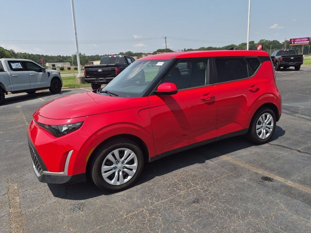 Used 2023 Kia Soul LX FWD image 8