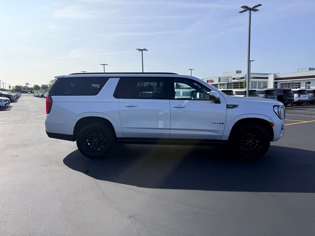 Used 2023 GMC Yukon XL AT4 w/ AT4 Premium Package AWD/4WD image 6