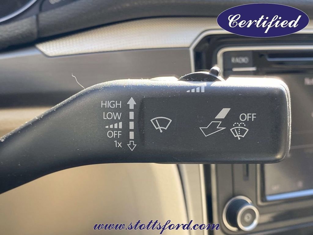 Used 2018 Volkswagen Passat 2.0T R-Line w/ R-Line Lighting Package FWD image 21