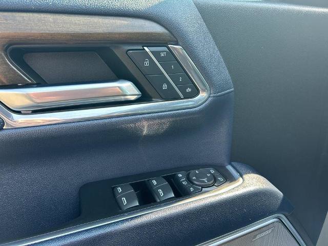 Used 2024 Chevrolet Silverado 2500 High Country w/ LPO, Dark Essentials Package AWD/4WD image 12