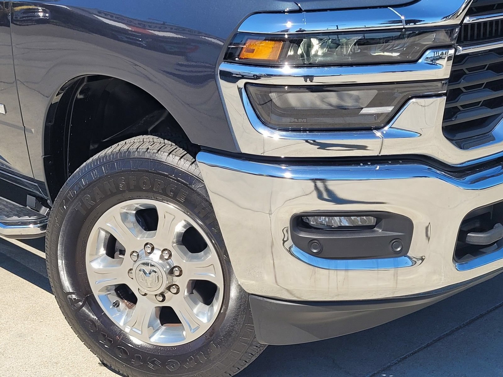 Used 2025 RAM 2500 Big Horn AWD/4WD image 9
