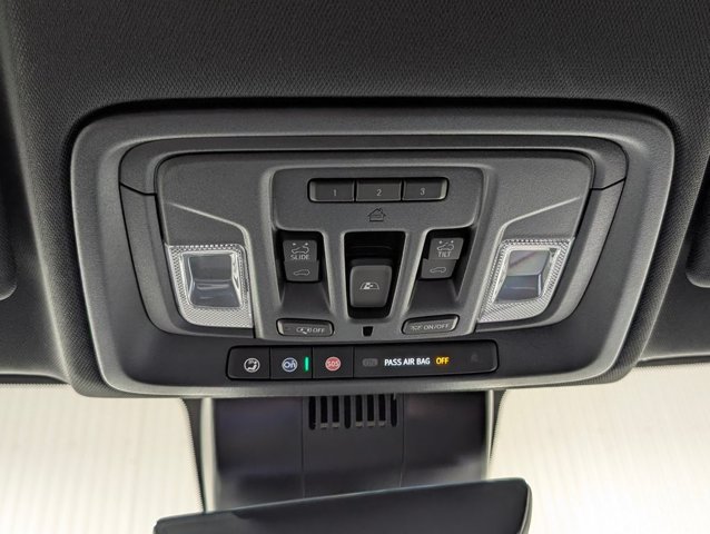 Used 2025 Chevrolet Silverado 2500 High Country w/ High Country Premium Package AWD/4WD image 9