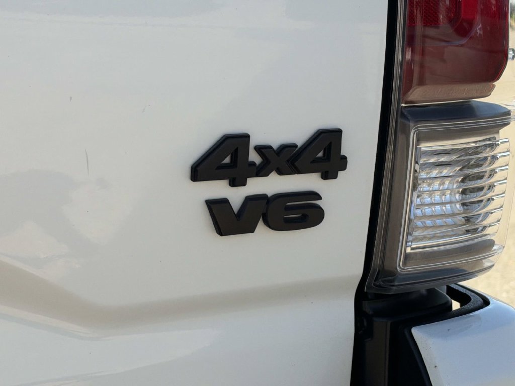 Used 2022 Toyota Tacoma TRD Off-Road w/ Technology Package AWD/4WD image 9