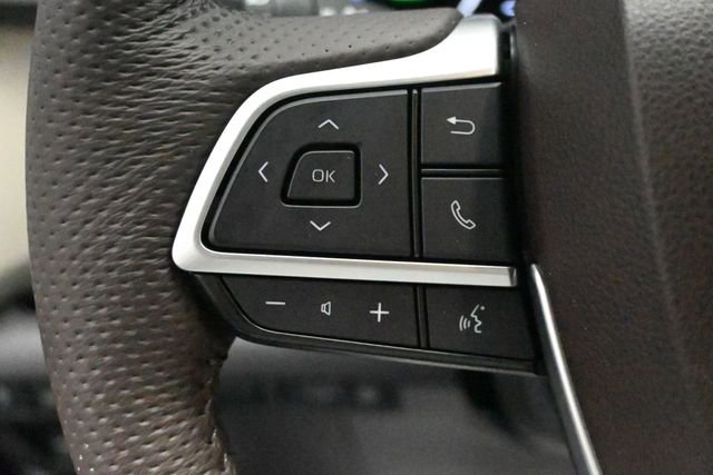 Used 2024 Toyota Sienna Platinum AWD/4WD image 12