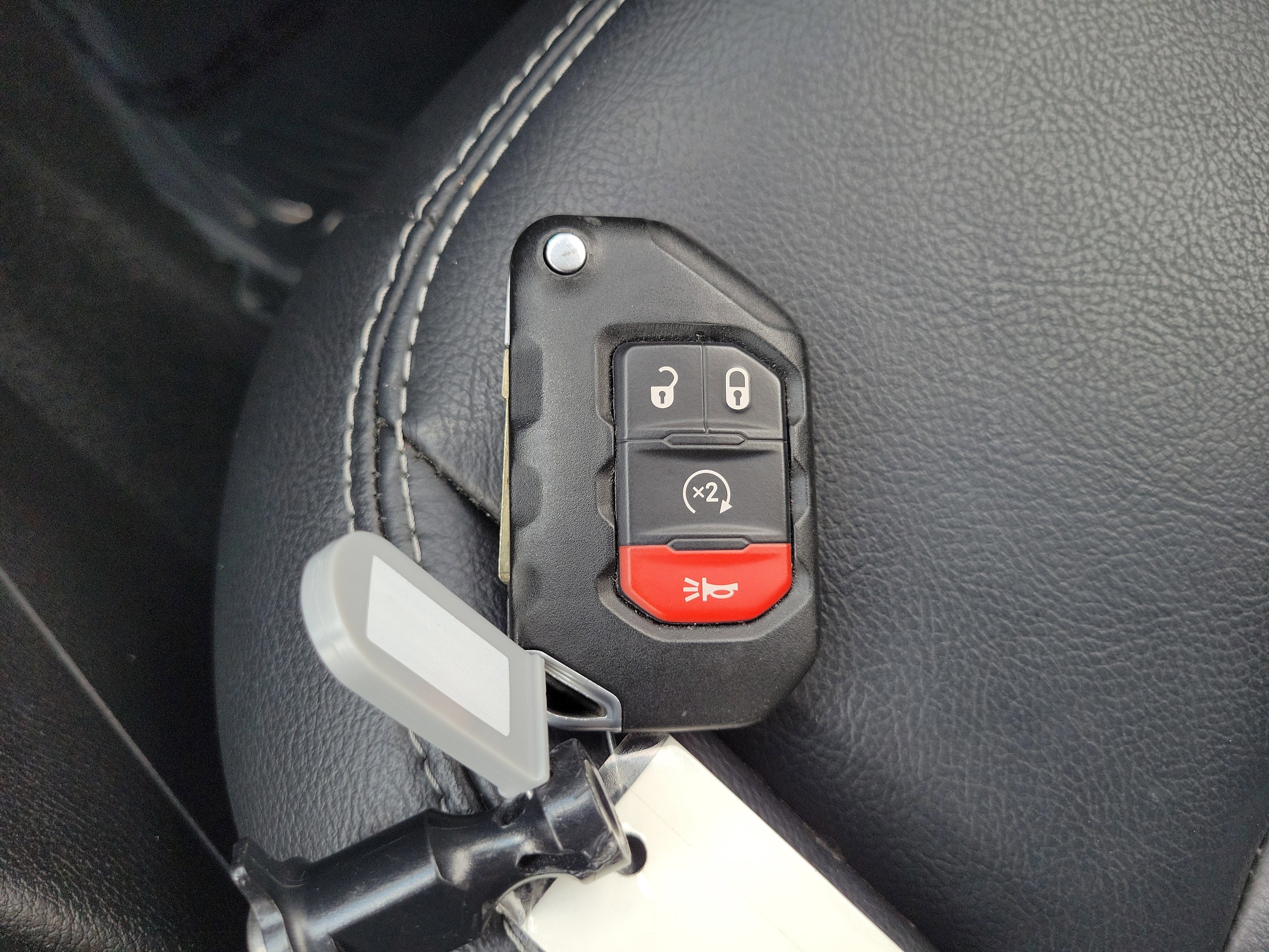 Used 2018 Jeep Wrangler Unlimited Sahara image 29