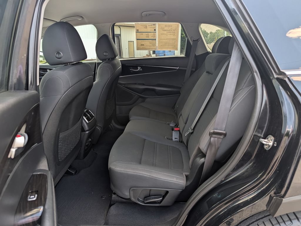 Used 2020 Kia Sorento S AWD/4WD image 23