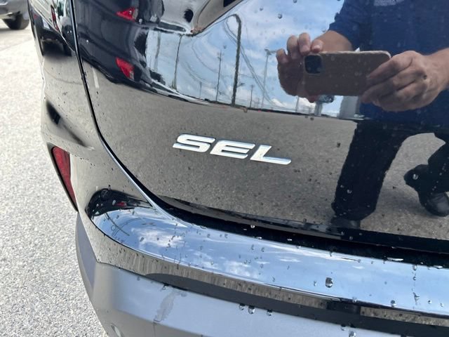 Certified 2024 Ford Edge SEL w/ Convenience Package AWD/4WD image 11