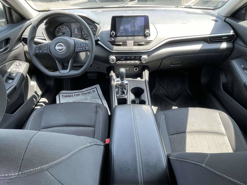 Used 2025 Nissan Altima 2.5 S FWD image 11