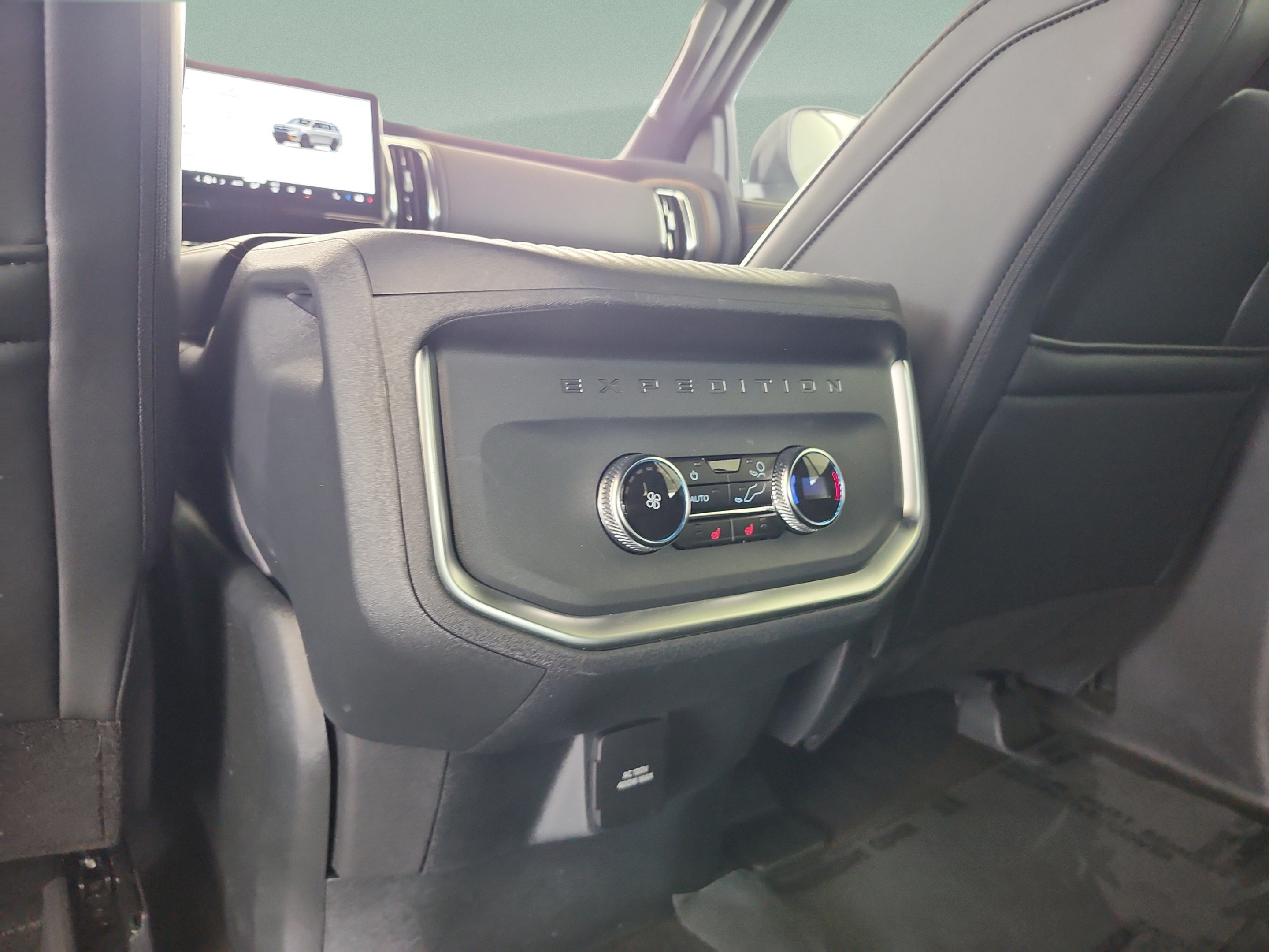 Certified 2025 Ford Expedition Tremor AWD/4WD image 17