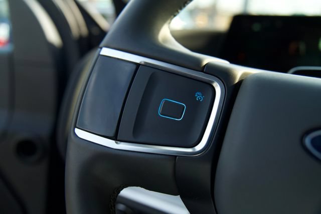 Certified 2025 Ford Expedition Active AWD/4WD image 19
