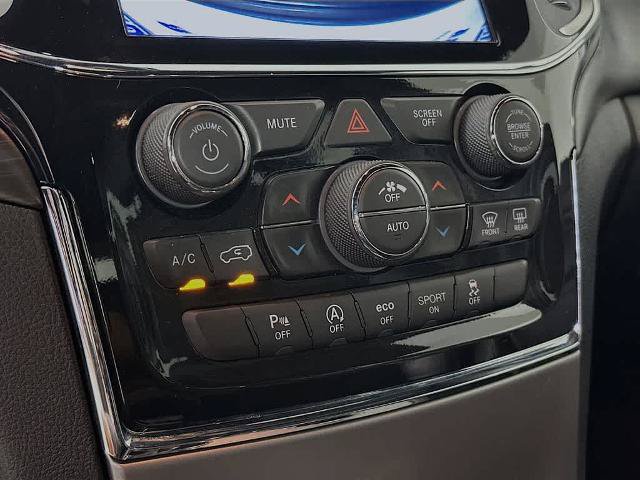Used 2022 Jeep Grand Cherokee Laredo X AWD/4WD image 18