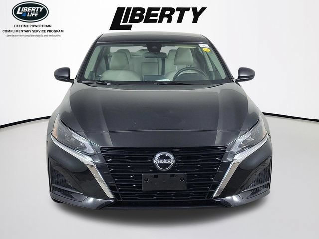 Used 2025 Nissan Altima 2.5 SV AWD/4WD image 9