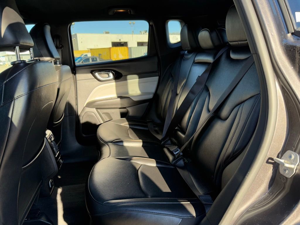 Used 2024 Jeep Compass Limited image 28