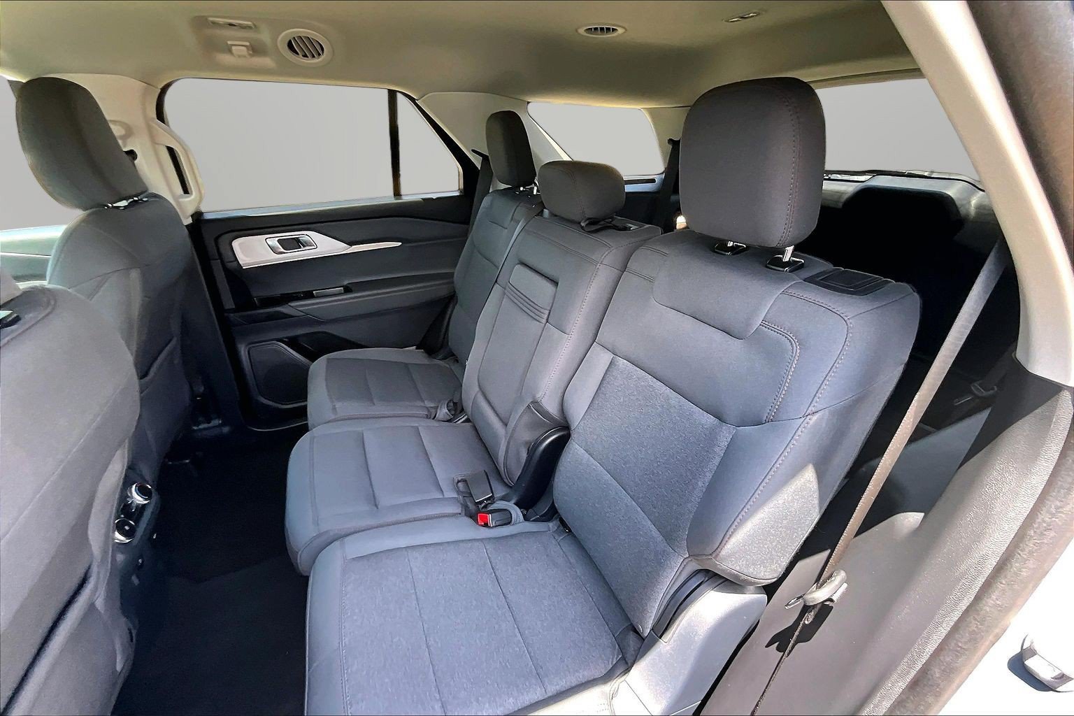 Certified 2025 Ford Explorer Active AWD/4WD image 18