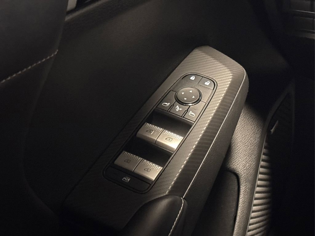 Used 2025 Mitsubishi Outlander SE image 35