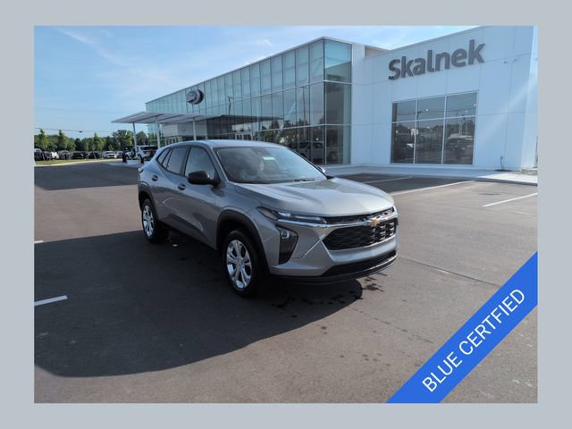 Used 2024 Chevrolet Trax LS w/ Driver Confidence Package FWD image 1