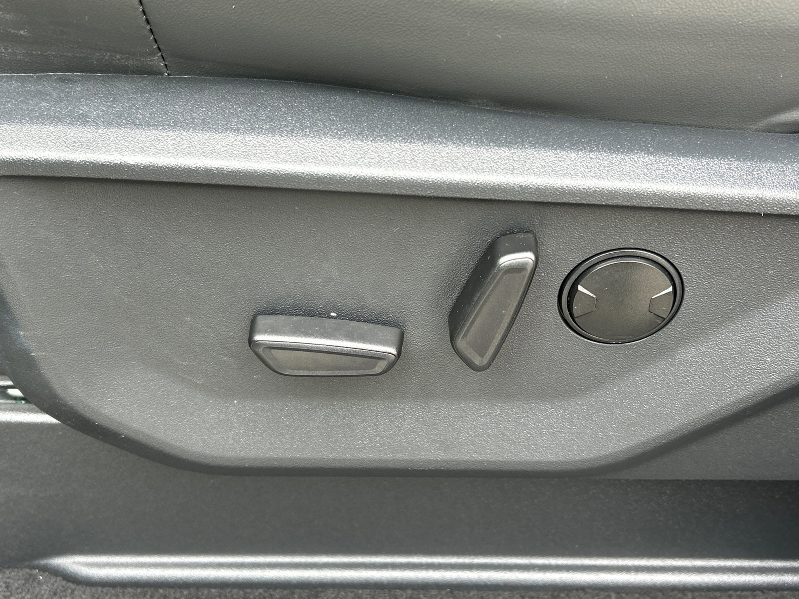 Certified 2025 Ford Expedition Active AWD/4WD image 11