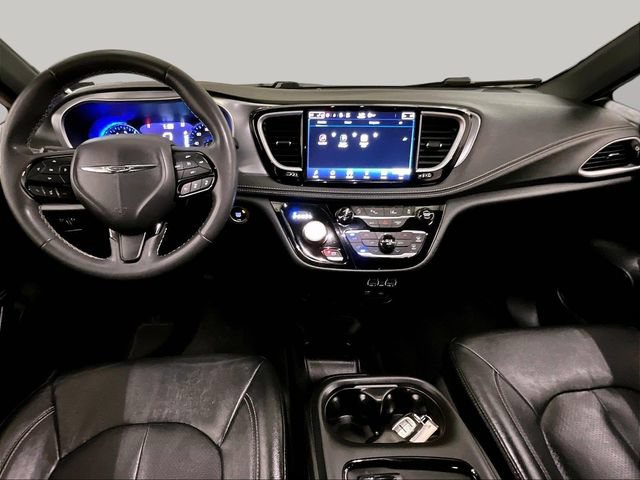 Used 2022 Chrysler Pacifica Touring-L w/ S Appearance Package AWD/4WD image 14