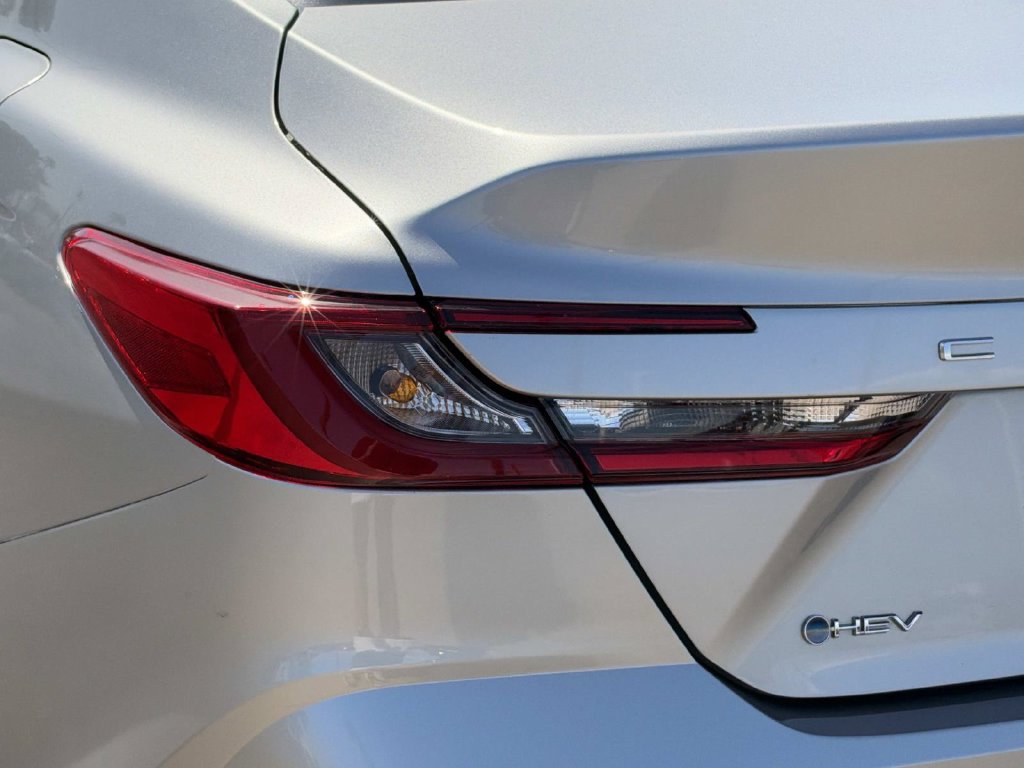 Used 2026 Toyota Camry LE FWD image 8