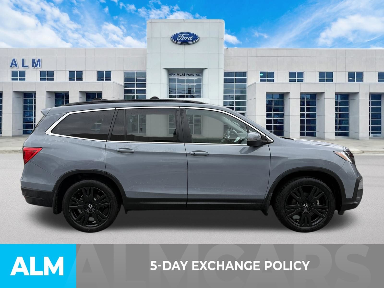 Used 2022 Honda Pilot Special Edition image 3