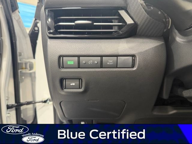 Used 2025 Nissan Sentra SR w/ SR Premium Package FWD image 22