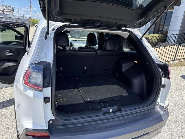 Used 2019 Jeep Cherokee Latitude Plus FWD image 28