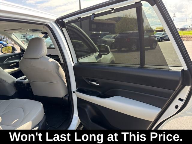 Used 2025 Toyota Grand Highlander AWD Hybrid image 16