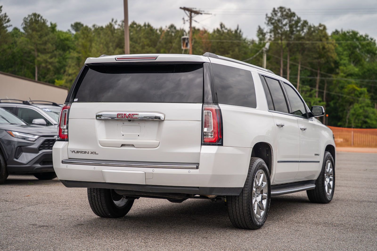 Used 2020 GMC Yukon XL Denali w/ Open Road Package RWD image 8