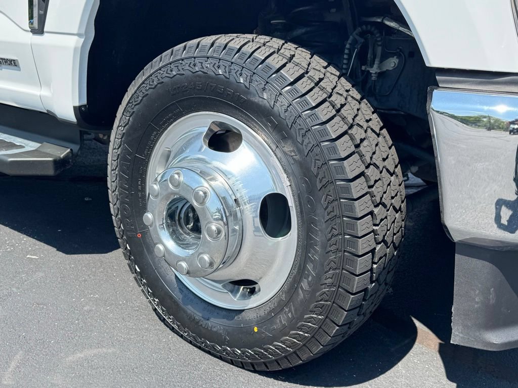 Certified 2024 Ford F350 Lariat w/ FX4 Off-Road Package AWD/4WD image 23