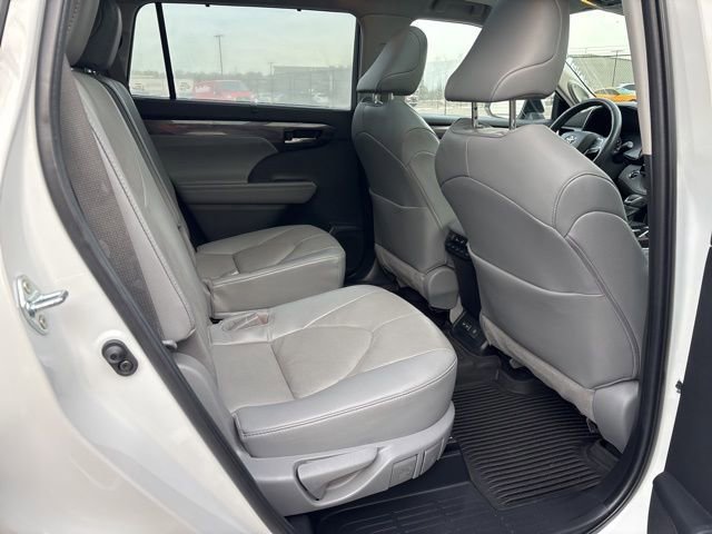 Used 2022 Toyota Highlander Platinum image 10