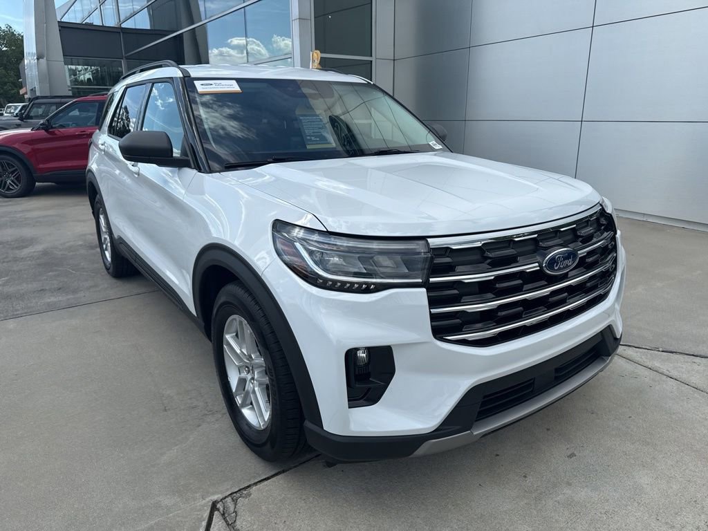 Certified 2026 Ford Explorer Active w/ Active Comfort Package RWD image 1