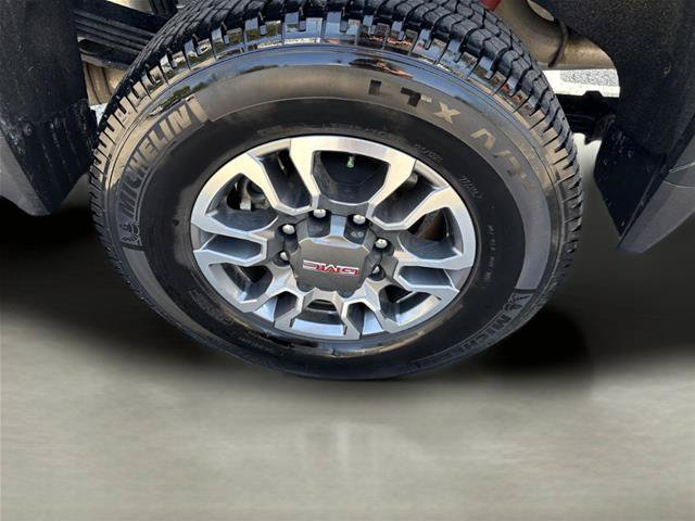 Used 2025 GMC Sierra 2500 SLE w/ SLE Value Package; AWD/4WD image 39