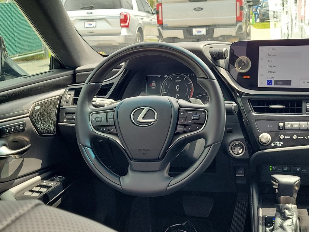 Used 2025 Lexus ES 350 Ultra Luxury w/ Accessory Package (Z1) FWD image 15