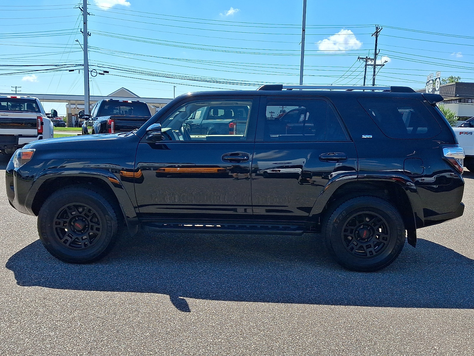 Used 2023 Toyota 4Runner SR5 Premium w/ Moonroof Package AWD/4WD image 6