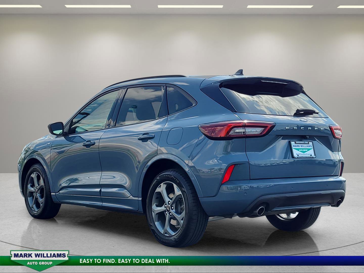 Certified 2023 Ford Escape ST-Line w/ Tech Pack #1 FWD image 3